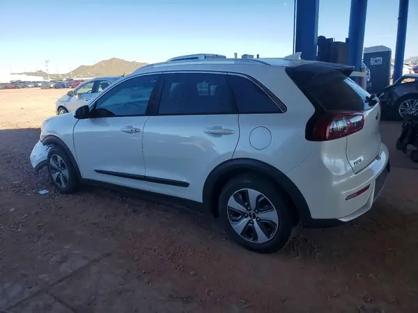 KNDCC3LC7H5051697 2017 KIA NIRO - Image 2