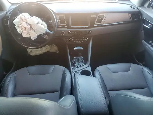KNDCC3LC7H5051697 2017 KIA NIRO - Image 8