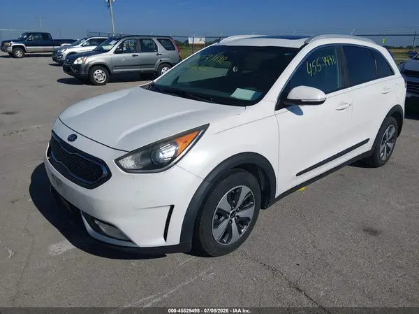 KNDCC3LC7H5054020 2017 KIA NIRO - Image 2