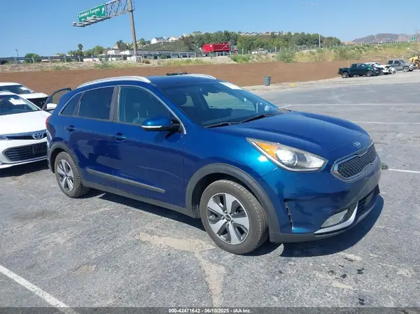 KNDCC3LC7H5058293 2017 KIA NIRO - Image 1