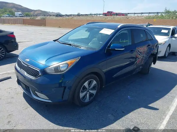 KNDCC3LC7H5058293 2017 KIA NIRO - Image 2