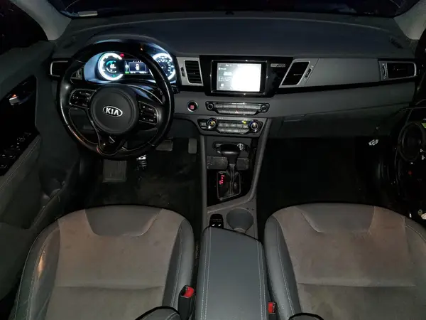 KNDCC3LC7H5067530 2017 KIA NIRO - Image 8