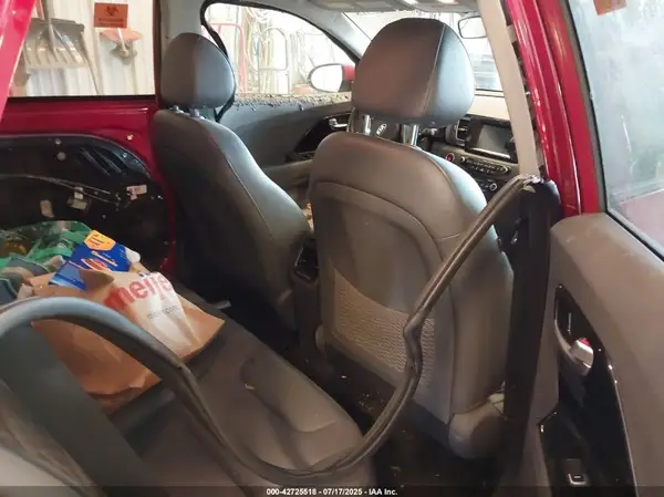 KNDCC3LC7H5068886 2017 KIA NIRO - Image 8