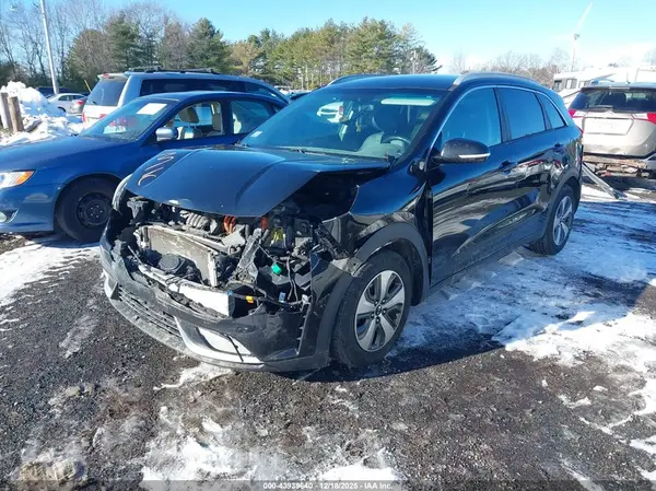 KNDCC3LC7H5071612 2017 KIA NIRO - Image 2