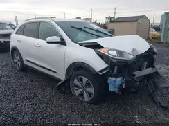 KNDCC3LC7H5072128 2017 KIA NIRO