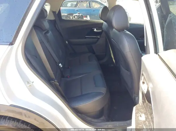 KNDCC3LC7H5074655 2017 KIA NIRO - Image 8