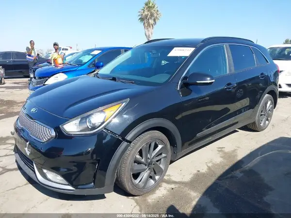 KNDCC3LC7H5079743 2017 KIA NIRO - Image 2