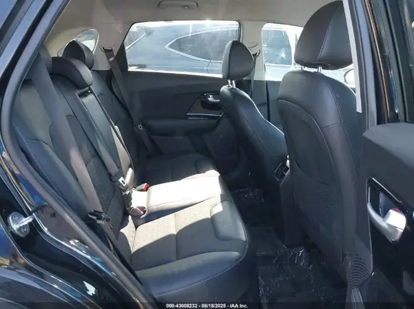 KNDCC3LC7H5079743 2017 KIA NIRO - Image 8
