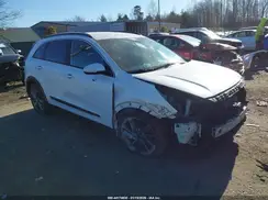 KNDCC3LC7H5082299 2017 KIA NIRO