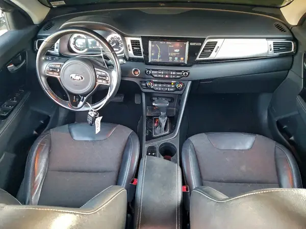 KNDCC3LC7H5089110 2017 KIA NIRO - Image 8