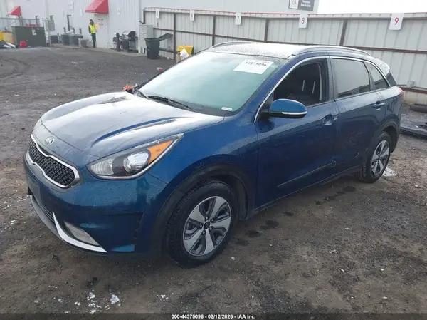 KNDCC3LC7H5103619 2017 KIA NIRO - Image 2