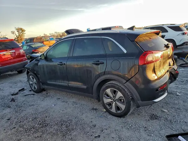 KNDCC3LC7J5110544 2018 KIA NIRO - Image 2