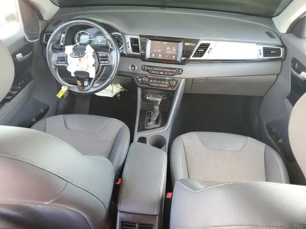 KNDCC3LC7J5111094 2018 KIA NIRO - Image 8