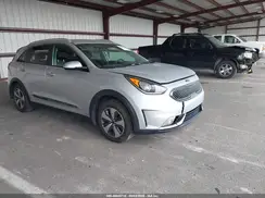 KNDCC3LC7J5122631 2018 KIA NIRO