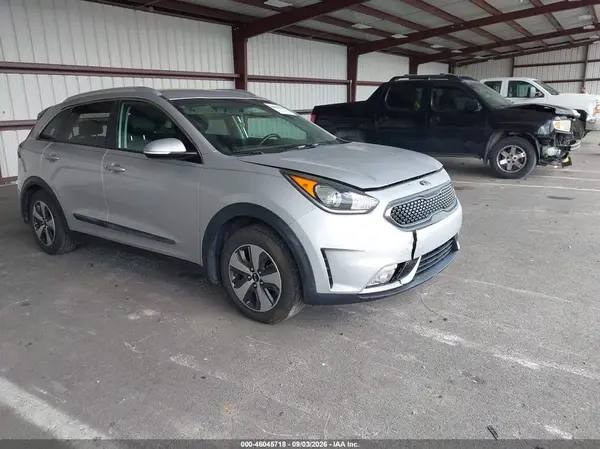KNDCC3LC7J5122631 2018 KIA NIRO - Image 1