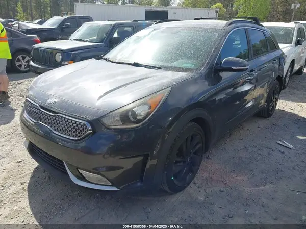 KNDCC3LC7J5133340 2018 KIA NIRO - Image 2