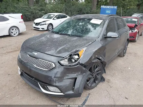KNDCC3LC7J5133404 2018 KIA NIRO - Image 2