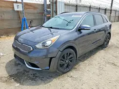 KNDCC3LC7J5136450 2018 KIA NIRO