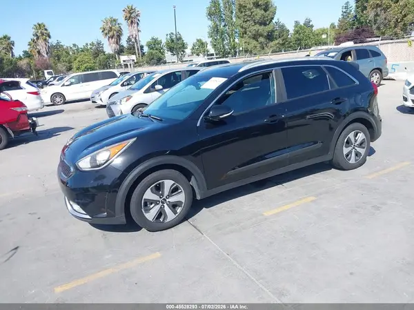 KNDCC3LC7J5140966 2018 KIA NIRO - Image 2