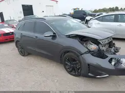 KNDCC3LC7J5150123 2018 KIA NIRO