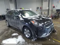 KNDCC3LC7J5192792 2018 KIA NIRO