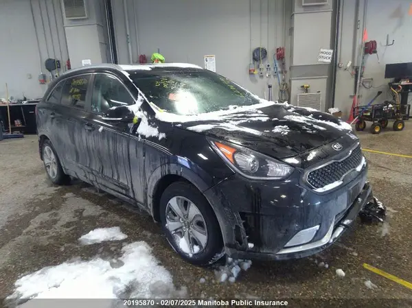 KNDCC3LC7J5192792 2018 KIA NIRO - Image 1