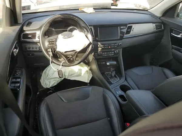 KNDCC3LC7K5233553 2019 KIA NIRO - Image 8