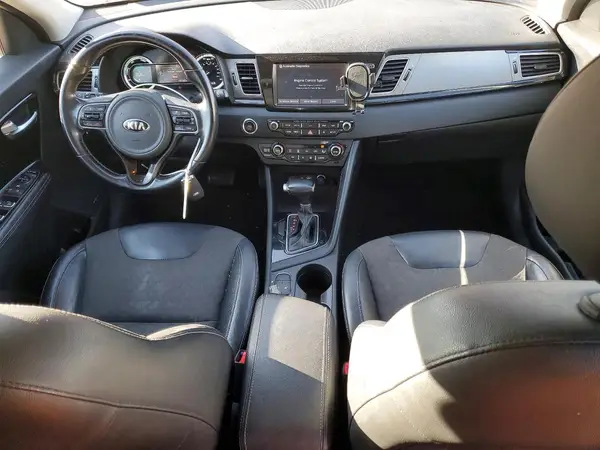 KNDCC3LC7K5250563 2019 KIA NIRO - Image 8
