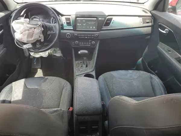 KNDCC3LC7K5253950 2019 KIA NIRO - Image 8