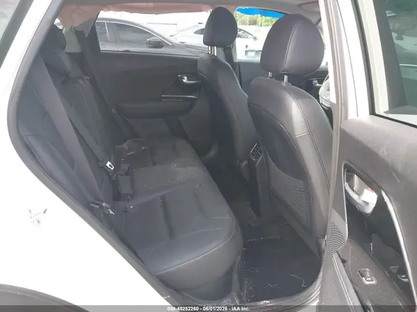 KNDCC3LC7N5516832 2022 KIA NIRO - Image 8