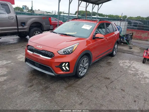 KNDCC3LC7N5521061 2022 KIA NIRO - Image 2