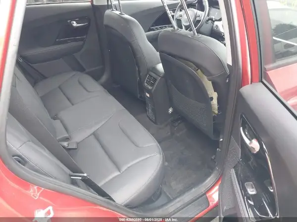 KNDCC3LC7N5521061 2022 KIA NIRO - Image 8