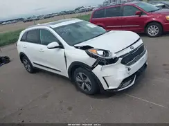 KNDCC3LC8H5040370 2017 KIA NIRO