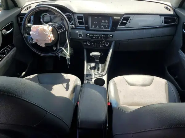 KNDCC3LC8H5041907 2017 KIA NIRO - Image 8