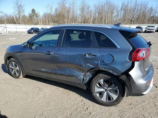 KNDCC3LC8H5050056 2017 KIA NIRO - Image 2