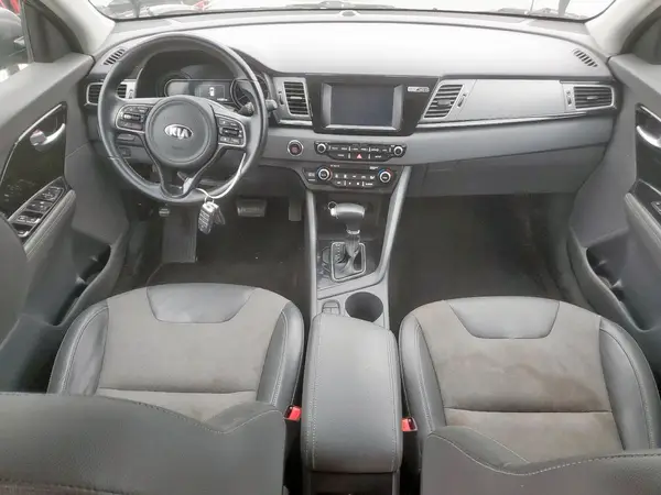KNDCC3LC8H5053426 2017 KIA NIRO - Image 8