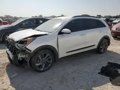 KNDCC3LC8H5053944 2017 KIA NIRO
