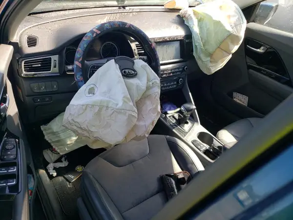 KNDCC3LC8H5064135 2017 KIA NIRO - Image 7