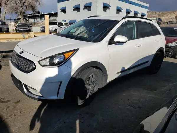 KNDCC3LC8H5064734 2017 KIA NIRO - Image 1