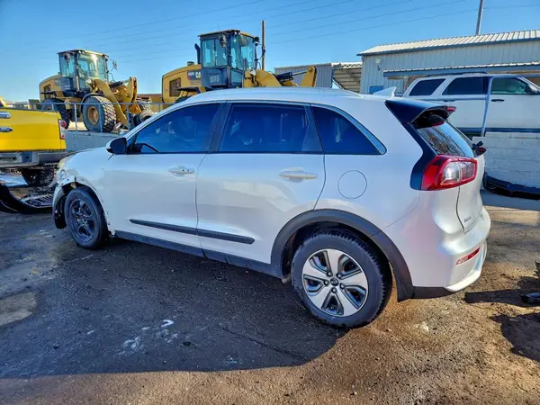 KNDCC3LC8H5067195 2017 KIA NIRO - Image 2