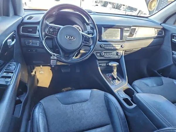 KNDCC3LC8H5067195 2017 KIA NIRO - Image 8