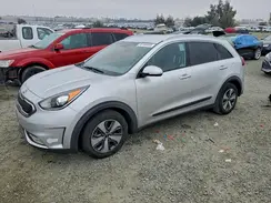 KNDCC3LC8H5067276 2017 KIA NIRO