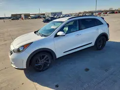 KNDCC3LC8H5068136 2017 KIA NIRO