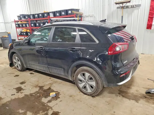 KNDCC3LC8H5068315 2017 KIA NIRO - Image 2