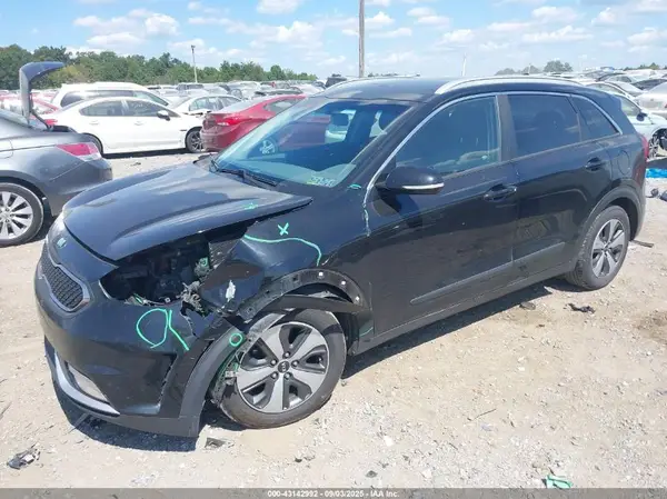 KNDCC3LC8H5069142 2017 KIA NIRO - Image 2