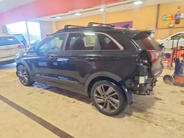 KNDCC3LC8H5069240 2017 KIA NIRO - Image 2