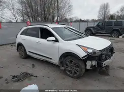KNDCC3LC8H5069402 2017 KIA NIRO