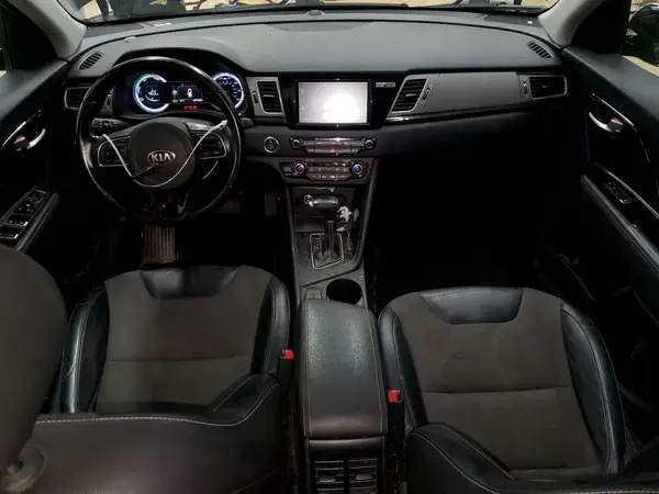 KNDCC3LC8H5069741 2017 KIA NIRO - Image 8