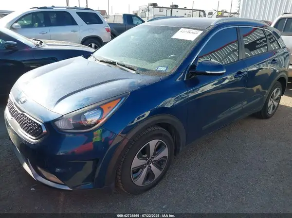 KNDCC3LC8H5071375 2017 KIA NIRO - Image 2
