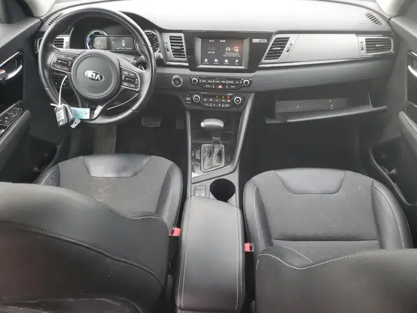 KNDCC3LC8H5072929 2017 KIA NIRO - Image 8